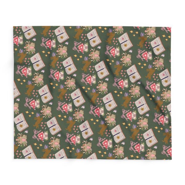 Cozy Cottagecore Pattern Winter Fleece Blanket - Image 6