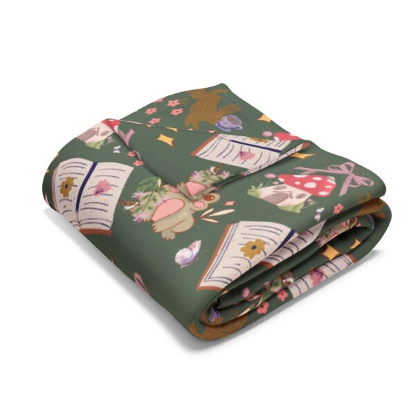 Cozy Cottagecore Pattern Winter Fleece Blanket - Image 4