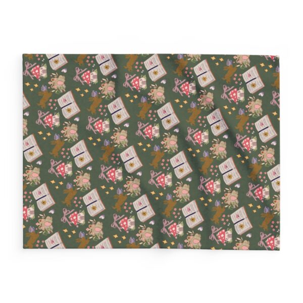 Cozy Cottagecore Pattern Winter Fleece Blanket - Image 3