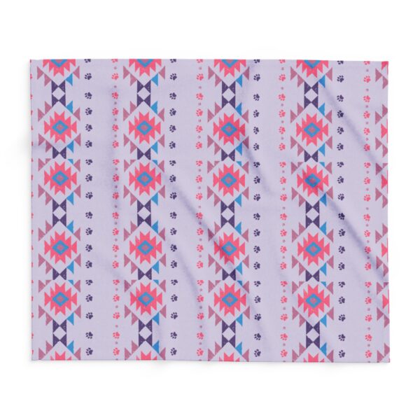 Cozy Arctic Fleece Blanket with Vibrant Tribal Pattern - Image 6