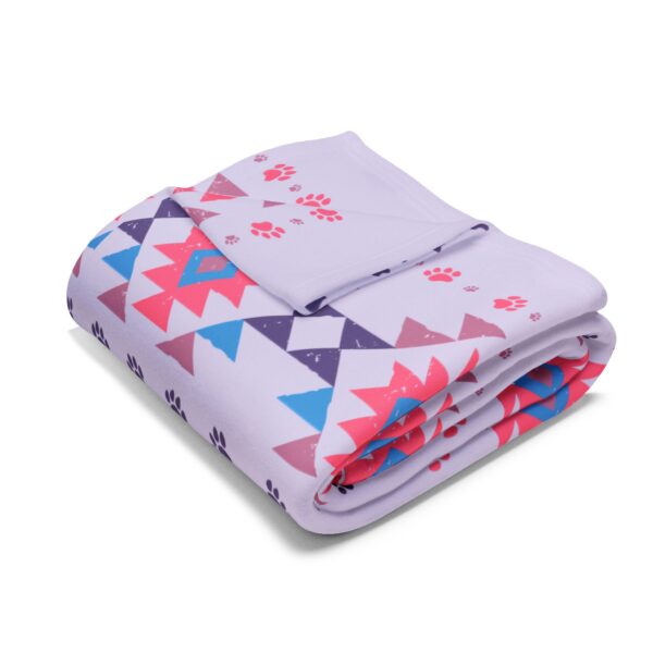 Cozy Arctic Fleece Blanket with Vibrant Tribal Pattern - Image 11