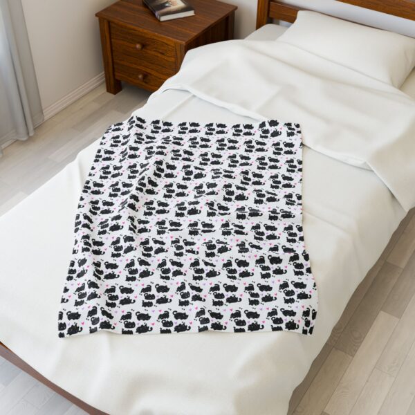 Cozy Cow Print Blanket - Warm Velveteen Plush Throw, Cute Home Decor, Gift for Cows Lovers, Snuggle Blanket, Farmhouse Style Cozy - Image 3