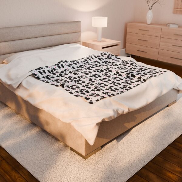 Cozy Cow Print Blanket - Warm Velveteen Plush Throw, Cute Home Decor, Gift for Cows Lovers, Snuggle Blanket, Farmhouse Style Cozy - Image 8