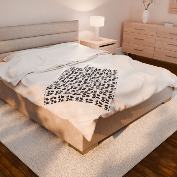 Cozy Cow Print Blanket - Warm Velveteen Plush Throw, Cute Home Decor, Gift for Cows Lovers, Snuggle Blanket, Farmhouse Style Cozy - Image 4